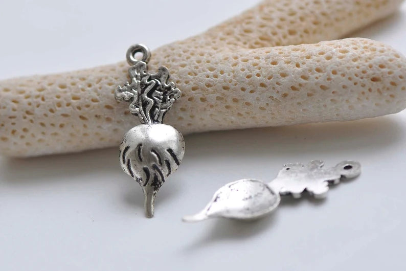 10 pcs of Antique Silver Radish Carrot Charms 12x34mm A440