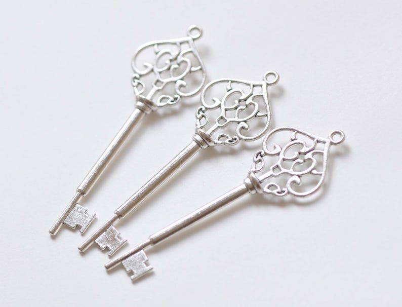 6 pcs of Antique Silver Large Key Pendants Charms 22x68mm